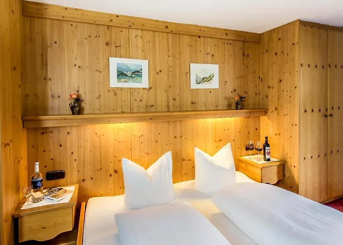 艾鹏纳斯陶弗佐维特酒店 酒店